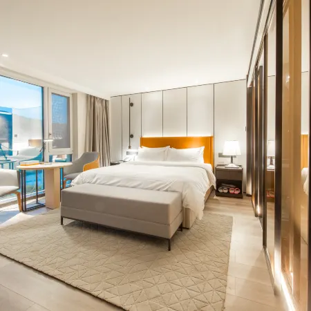 Shehong Xinyue Riverside Holiday Hotel