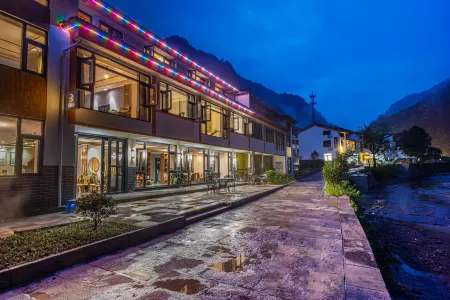 Pan'an Flower Shadow B&B Отели рядом с достопримечательностью «Zhaomingyuan Scenic Area»