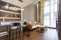 Huayi Hotel (Xinxiang East High-speed Railway Station)