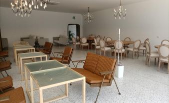Three penguins inn