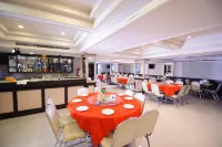 Cathay Hotel Hotel a 