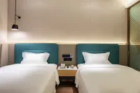 CHEERMAY Hotel (Jingzhou High-Speed Railway Station Fantawild Store) Hotellit kohteessa 