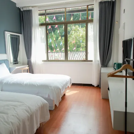 Fushi Vacation Apartment (Bifeng Gorge)