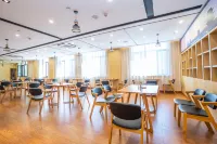 Starway Hotel (Jiayuguan Fuqiang Market Grand Theater Branch)