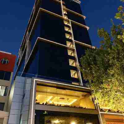 伯斯北橋希爾頓逸林飯店 Hotel Exterior