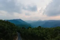 Wangchuan Sakura Homestay Hotels near Hidden-Dragon Waterfalls