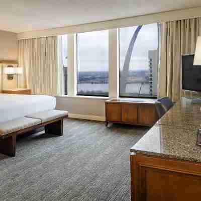 Hilton St. Louis at The Ballpark Rooms