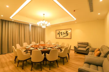 Lvcongpo Holiday Hotel Отели рядом с достопримечательностью «Badonglvcongpo Ski Field»