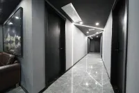 Lutusi E-sports Hotel (Bell and Drum Tower)