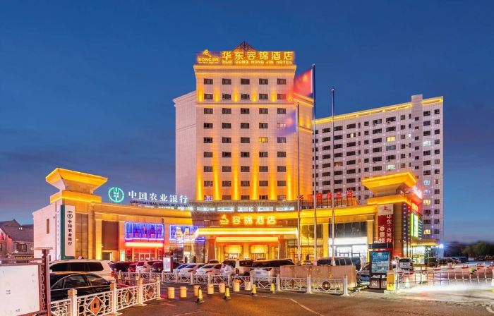 Huadong Hotel