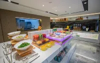 Yishang PLUS Hotel (Xiangyang Station Minfa Commercial Plaza Branch) - Pools