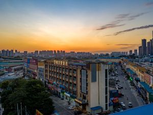 Xi Fali Hotel (Nanning East Railway Station Jinqiao Bus Station)