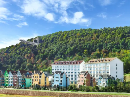 Grand Mercure Pingxiang Kaiguang Отели рядом с достопримечательностью «Anyuan Railway and Mines Workers Strikes Negotiation Department Former Site»