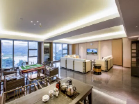 EAST LAKE HOLIDAY HOTEL Hotels in Yangchun