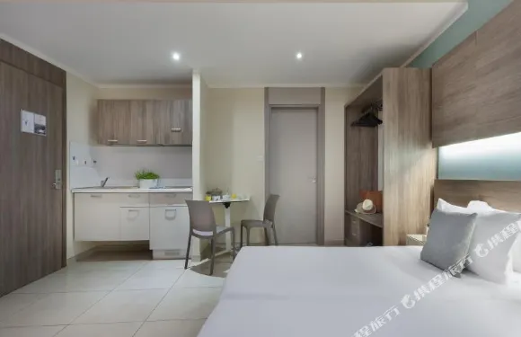 115斯特蘭德套房酒店