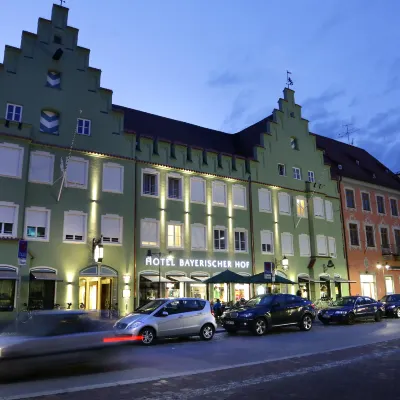 Hotel Bayerischer Hof Hotels near Pulling