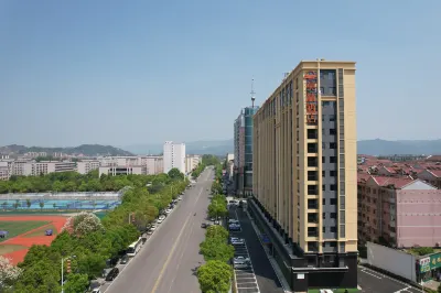 モーニング(Morning)ホテル（鶴城区役所懐化学園） Juleyuan Large-scale Recreation Ground (East Gate)周辺のホテル