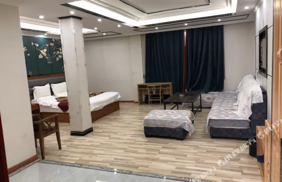 甘德拉親大酒店
