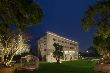 Shineworld11 Отели рядом с достопримечательностью «Тай-Кинг»