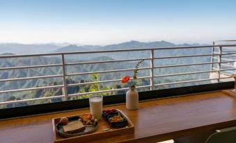 Laojunshan Zhenyun Cliff View B&B