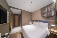 Home·NEO Hotel (Guangzhou Exhibition Center Pazhou Metro Station) Hotels near Canton Fair