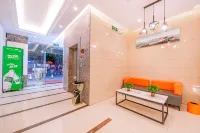 Liuzhou Yufeng District Pinyi Business Hotel (Baiyun Wholesale Market)
