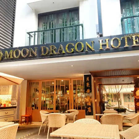 Moon Dragon Hotel