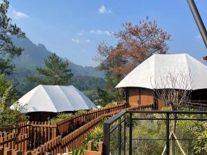 North Emperor Mountain Camping Resort Hotel