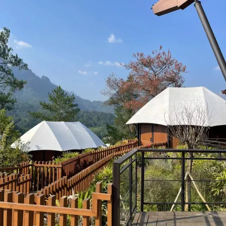 Beidi Mountain Mid-level Wild Luxury Hotel