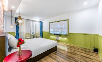 Manhaosi Hotel (Guangzhou Shamian Island Shangxiajiu Pedestrian Street Store)