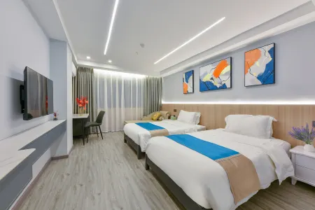 โรงแรมฉงชิ่ง (สถานีรถไฟใต้ดินกั๋วเม่า ท่าเรือหลัวหู เซินเจิ้น)