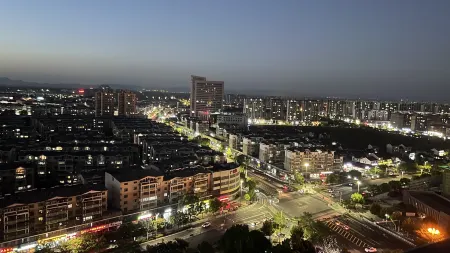 Guangde Lanbowan Apartment (Zhongying International Cinema Shop) Отели в г. Гуанде