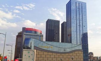 Liangying Star Homestay (Zhenhua Plaza)