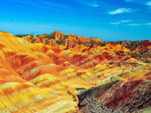 Colorful Danxia Juleyuan Hotel (Scenic Area)