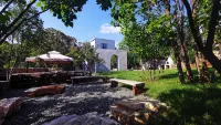 Huapan Homestay Hotels near Jindi Shopping Mall