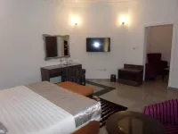 Summerset Continental Hotel Maitama by T E L E Hospitality - Swimmingpools