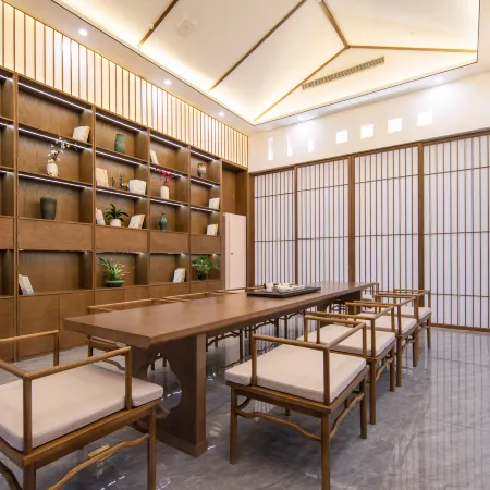 Moshang Qingya Hotel (Guiyang Longdongbao Airport Wushan Valley Branch)