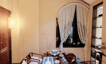 Taohua Island Jianghu Hot Spring Homestay Hotel (Xinzhou Ancient City Branch)