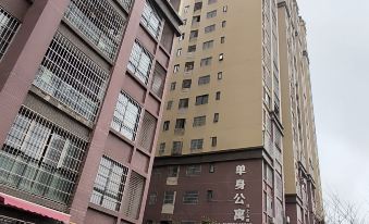 Weng'an County Bachelor Apartment (Longkeng Park)