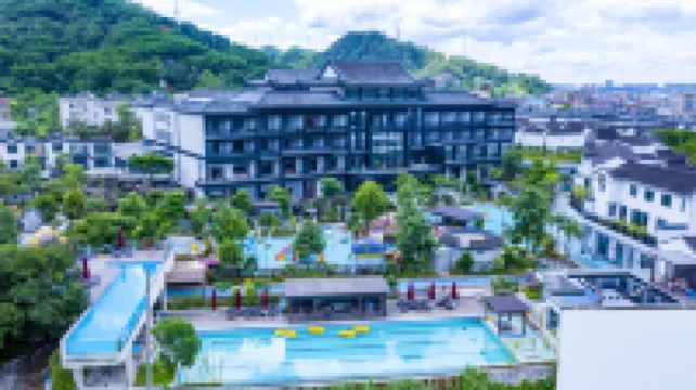 Wyndham Grand Plaza Royale Fengshun Hot Springs Resort