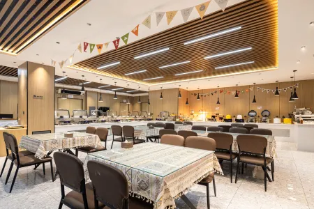 Sayram Lake Rezen Chinese Inn Xiangjiang Holiday Hotel