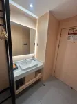 Heyi Hotel (Xining Daxin Street Night Market Central Square Branch)