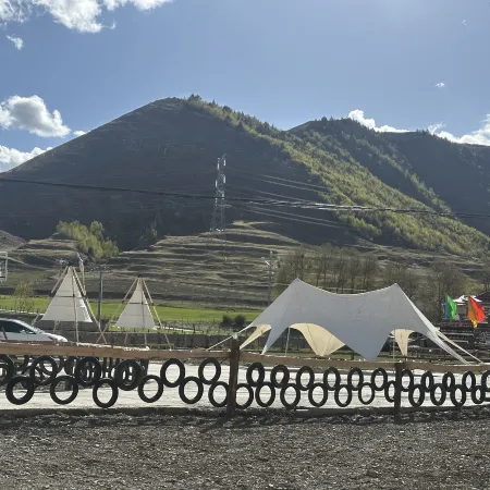 Xinduqiao Town Snowland Green Sea Manor