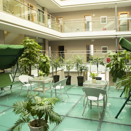 Kaixin Light Luxury Hotel (Dali High-Speed Railway Station Xingsheng Bridge)