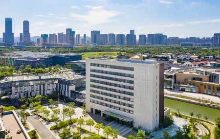 Holiday Inn Express Wuxi Taihu New City Отели рядом с достопримечательностью «Wuxi Changguangxi National Wetland Park»