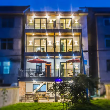 Tonglu Pushe Pool B&B