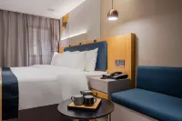 Homeinn Selected Hotel (Shanghai Bund Xintiandi Huaihai Road) Hotel di Area Huaihai Road