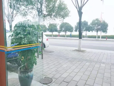 Zigui Fengqige Hotel Отели рядом с достопримечательностью «Bingshu Baojian Gorge»