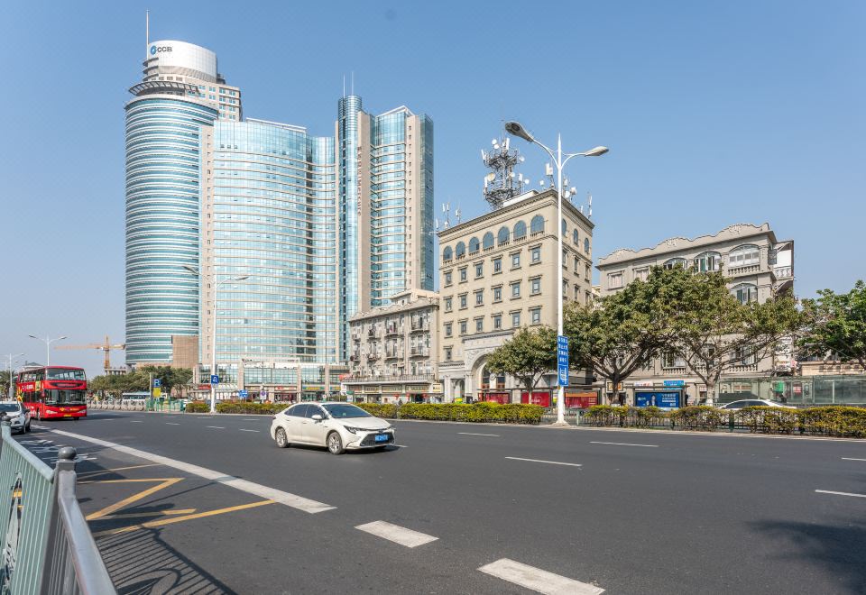 1. 자자레 호텔 (..