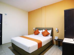 Blitz Hotel Batam Near Sultan Mahmud Ri'Ayat Shah